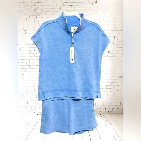Sunnyside by Sundry (Anthro brand) 2 piece knit waffle short/top set. NWT Size M