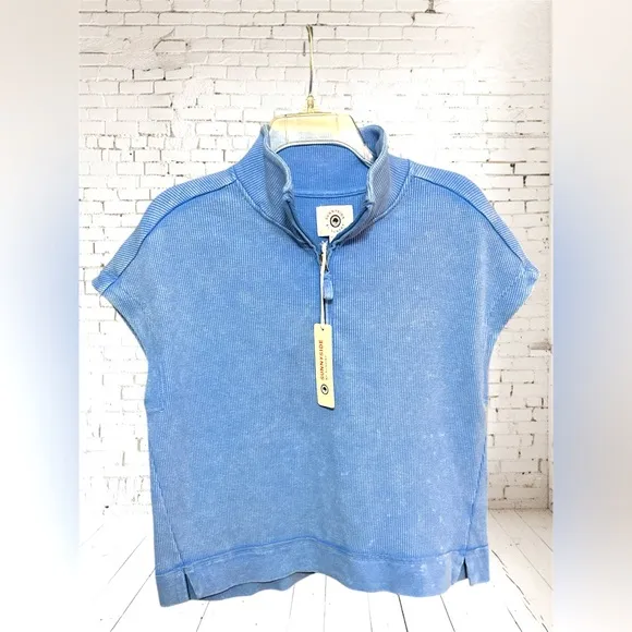 Sunnyside by Sundry (Anthro brand) 2 piece knit waffle short/top set. NWT Size M