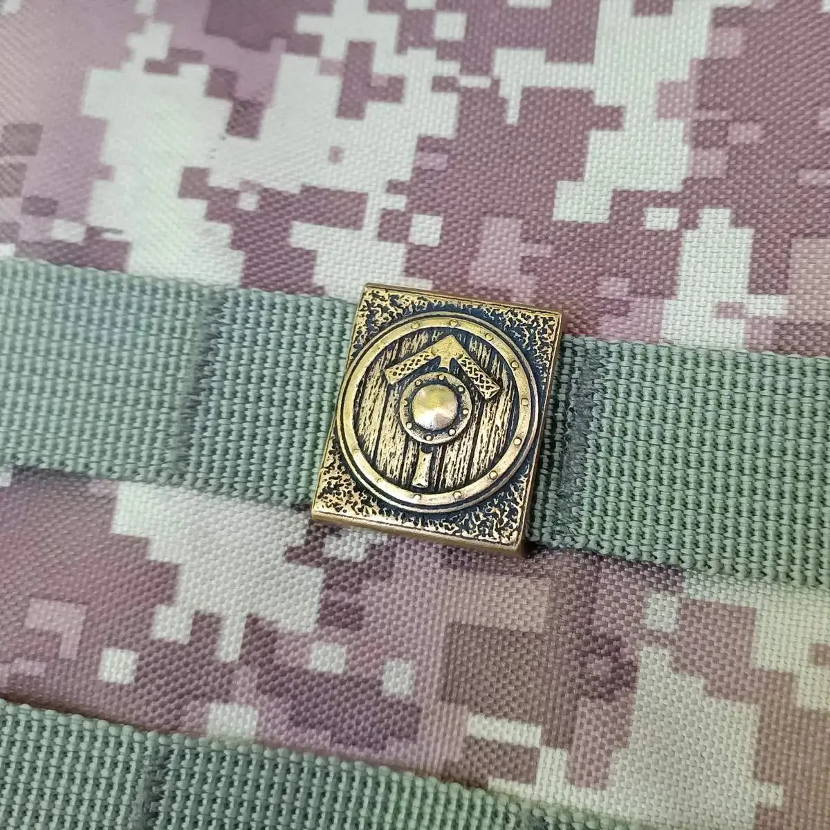 Tiwaz rune molle clip