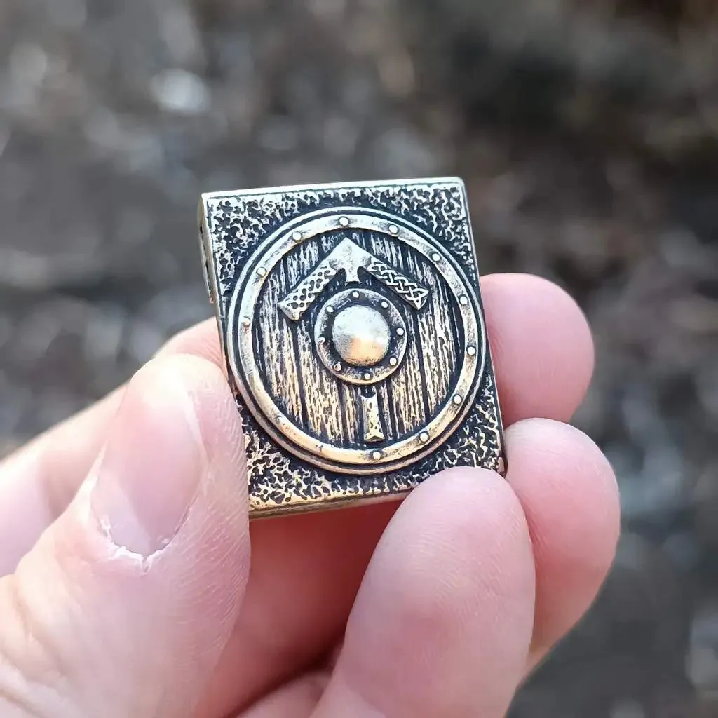 Tiwaz rune molle clip