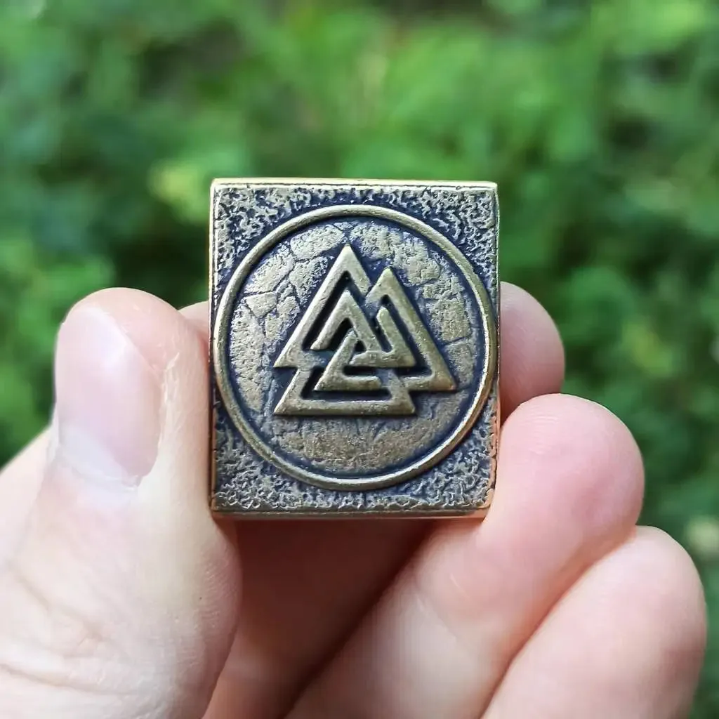 Valknut bronze Molle clip