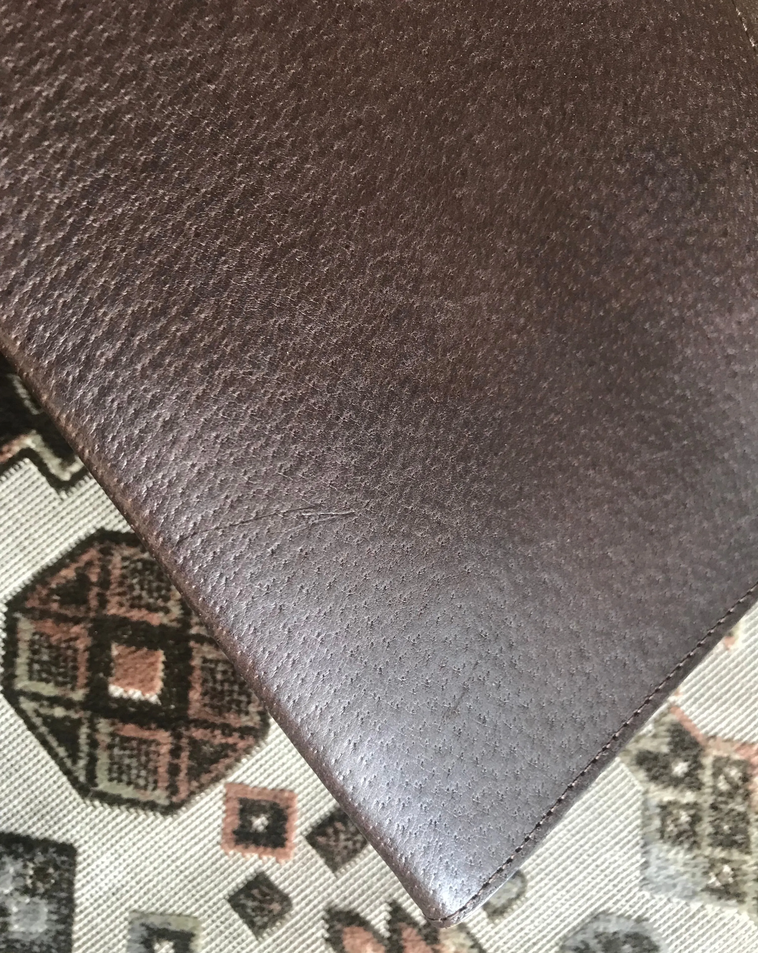 Vintage Valentino Garavani kelly bag style pigskin leather brown clutch purse, document bag. Classic vintage piece for unisex use.