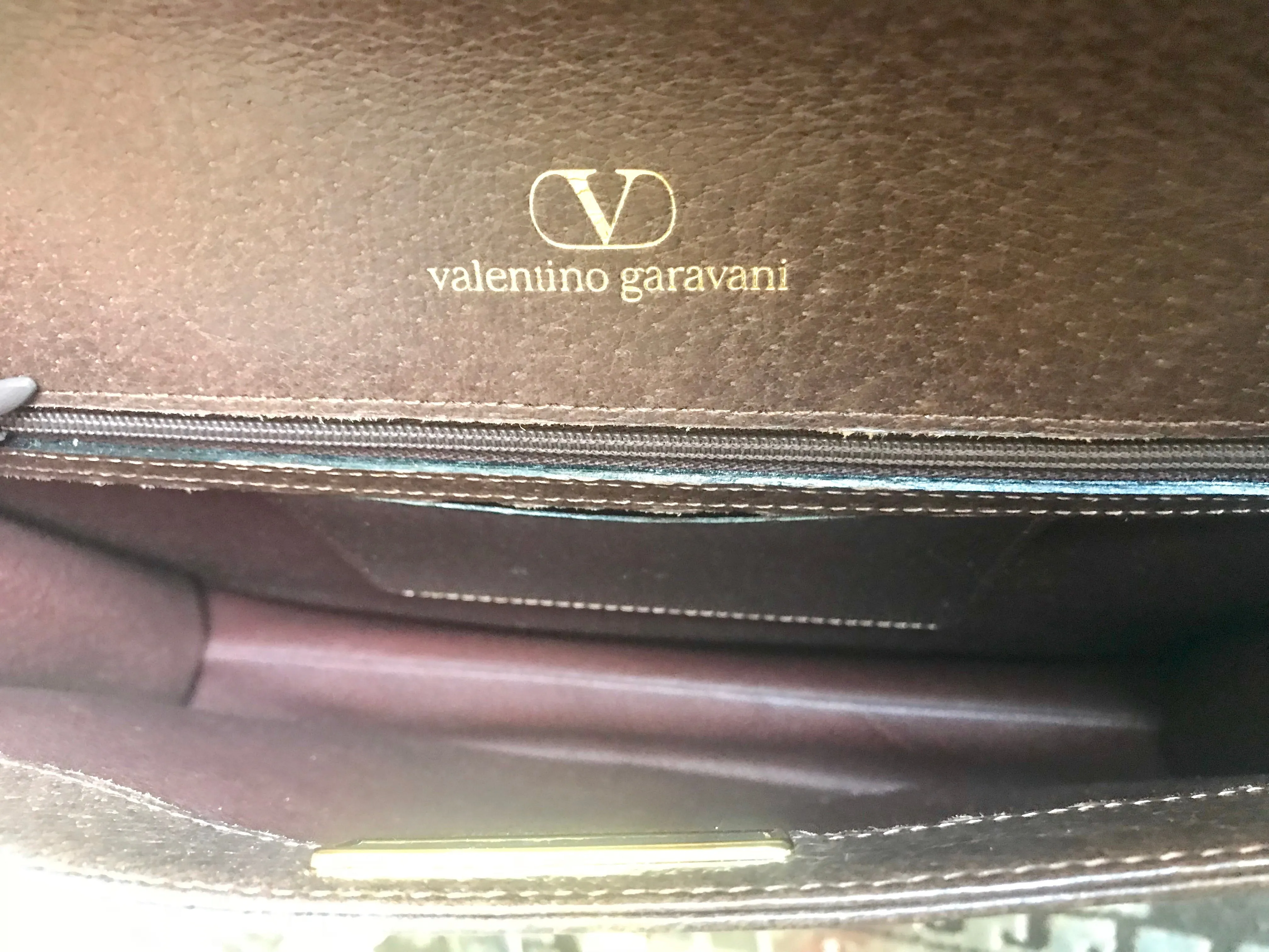 Vintage Valentino Garavani kelly bag style pigskin leather brown clutch purse, document bag. Classic vintage piece for unisex use.