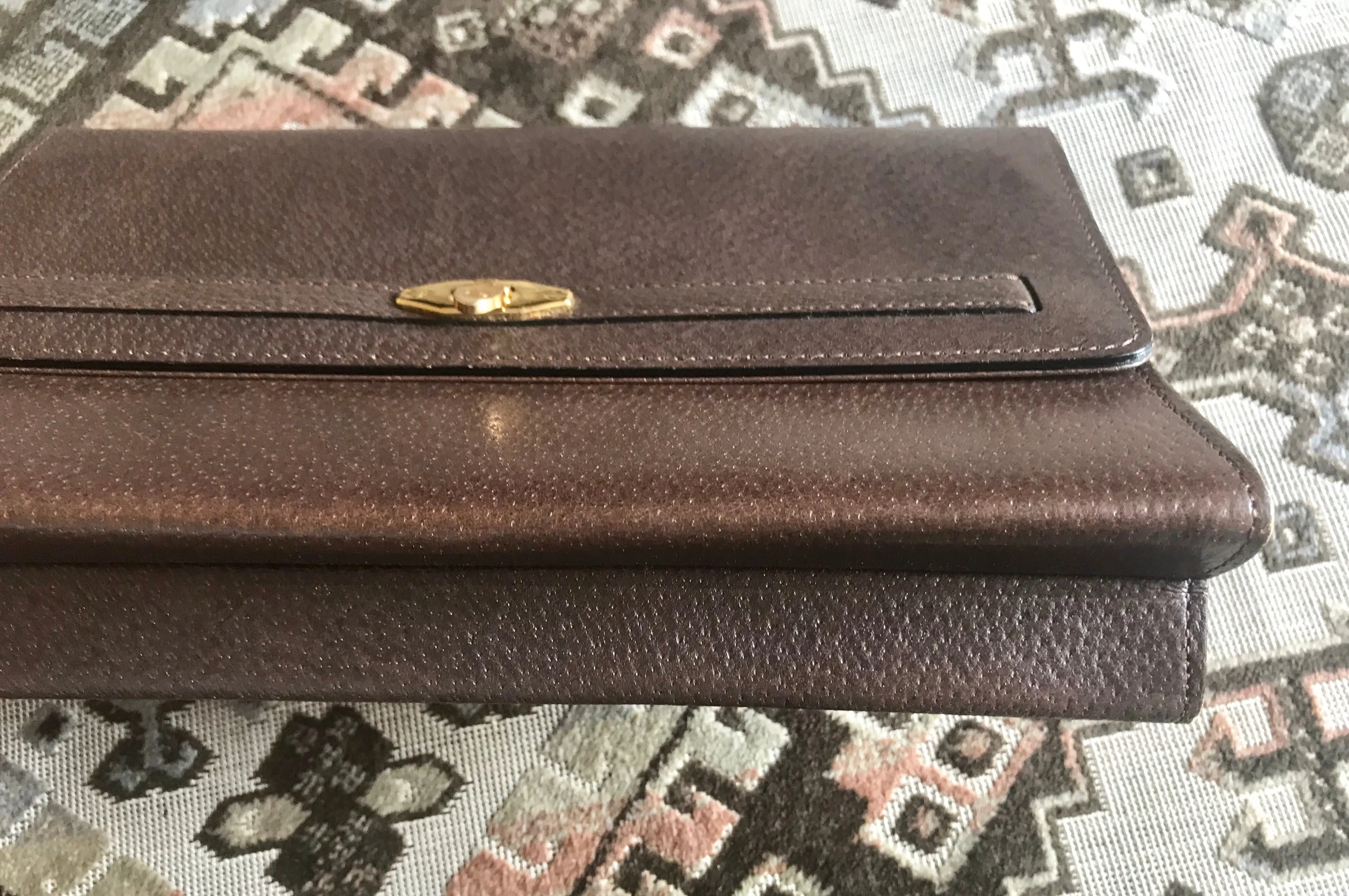 Vintage Valentino Garavani kelly bag style pigskin leather brown clutch purse, document bag. Classic vintage piece for unisex use.