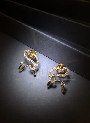 Wavy Outline Diamond Earrings