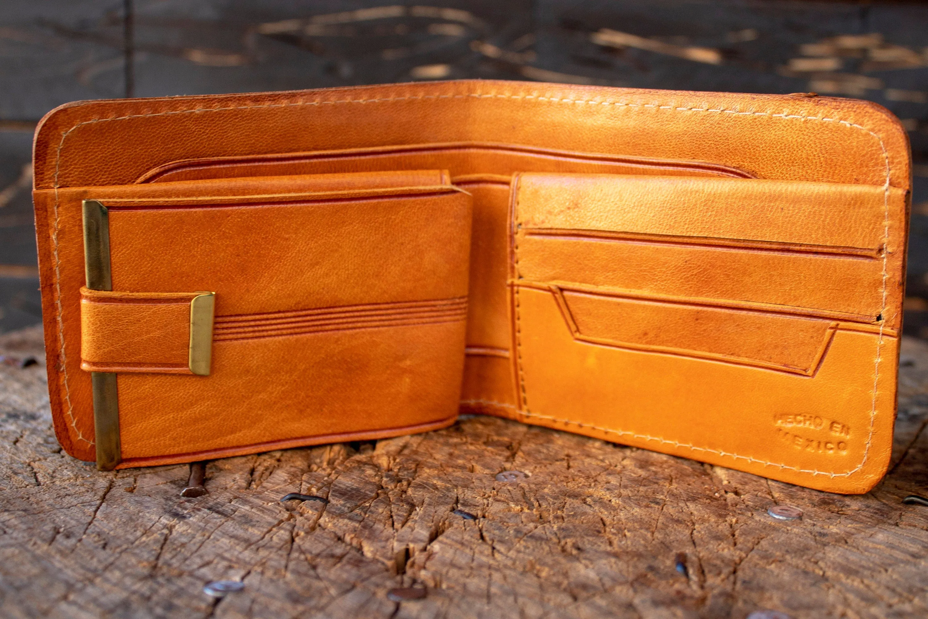 WESTERN HORSE EMBROIDERED leather bi fold caballo wallet